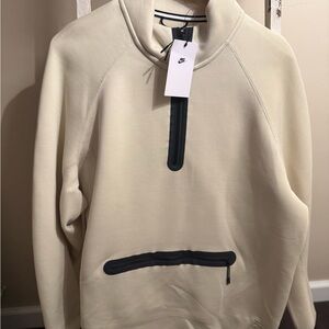 Nike Men's Sportswear Tech Fleece 1/2 Zip Sweatshirt Brand new with tags
